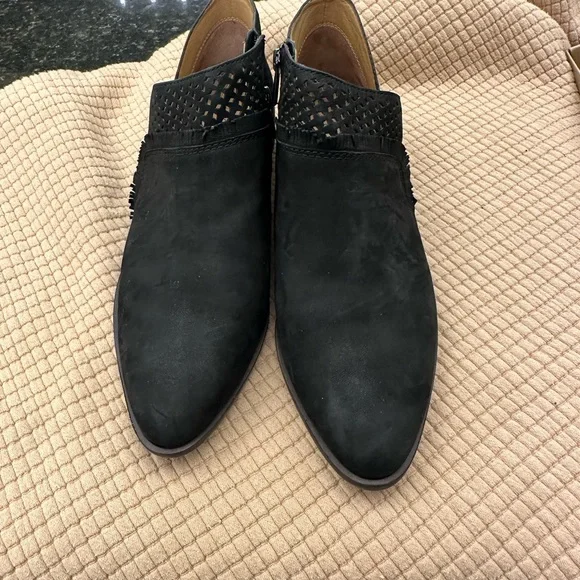 Ankle booties - Picture 3 of 3